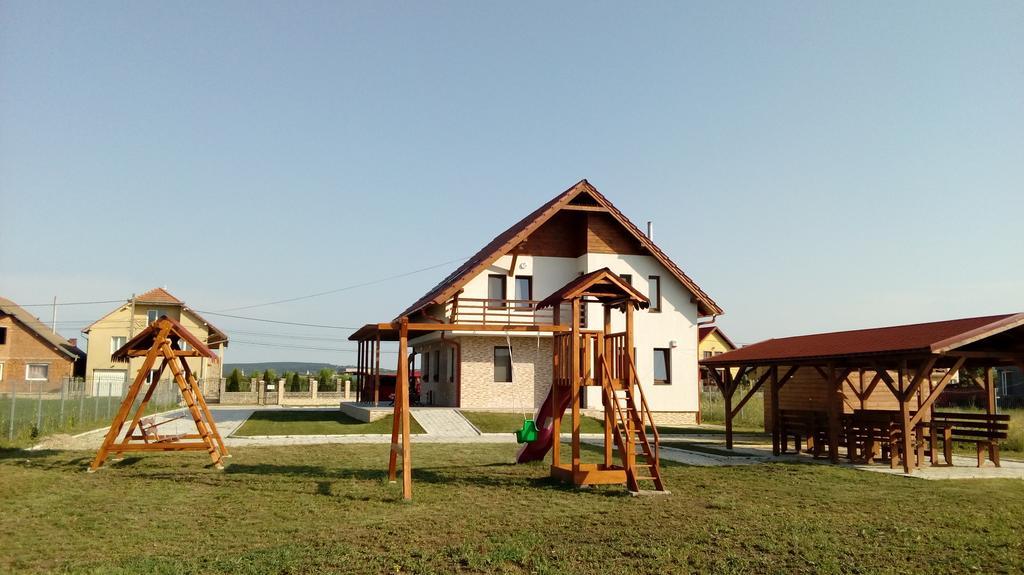 Pensiunea Soli Deo Gloria Sarmasag Exterior photo